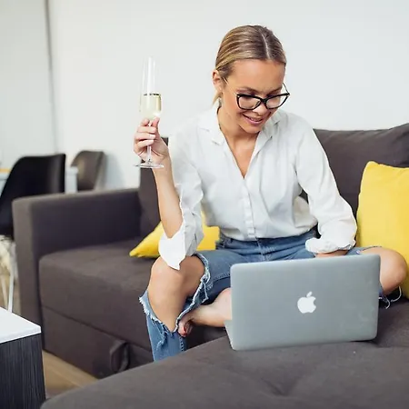 Lust Premium Апартаменты Крагуевац